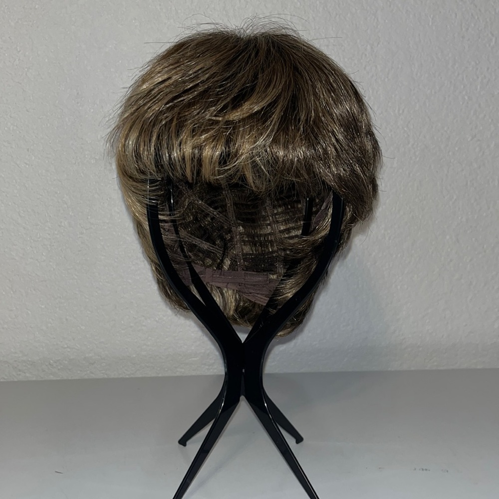 Wig - Picture 2 of 5